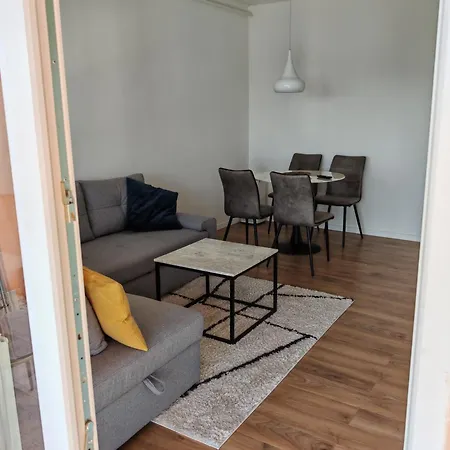 Appartement Andrej 64 *